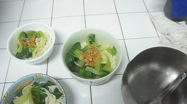 12麵菜進碗.jpg