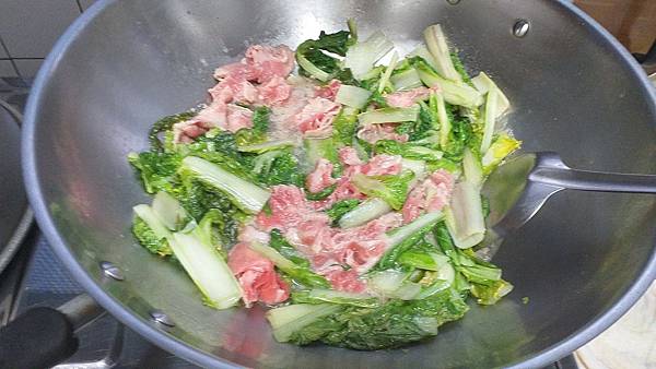 10肉片下鍋炒到五分熟.jpg