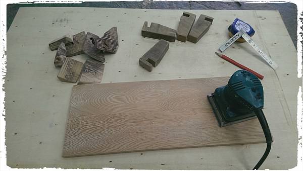 Cypress platform shelf006.jpg