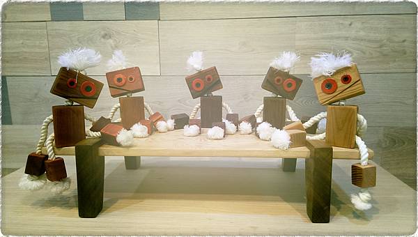 wooden toy robots 2