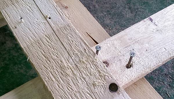 dismantle a wooden pallet 013.jpg