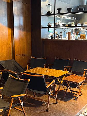 南投 | 前往日月潭的最佳停靠點，品味營火煙燻牛小排與創意飲