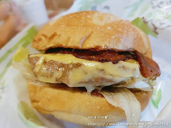 台南 安南區 Bogie美式漢堡餐廳 吃漢堡也能讓少女心噴發 波奇將藍莓融入牛肉漢堡中 小資女孩不小隻 痞客邦