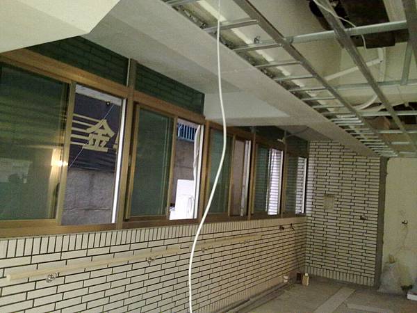 201202081587