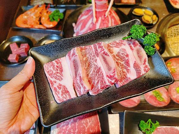 三柒燒き肉專門店│2023中壢新開平價精緻燒肉吃到飽599起 和牛+頂級熟成肋眼牛排+天使紅蝦+特選牛舌+松阪豬@水靜葳環遊世界366天 (22).jpg