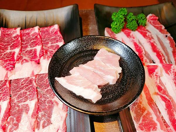 三柒燒き肉專門店│2023中壢新開平價精緻燒肉吃到飽599起 和牛+頂級熟成肋眼牛排+天使紅蝦+特選牛舌+松阪豬@水靜葳環遊世界366天 (29).jpg