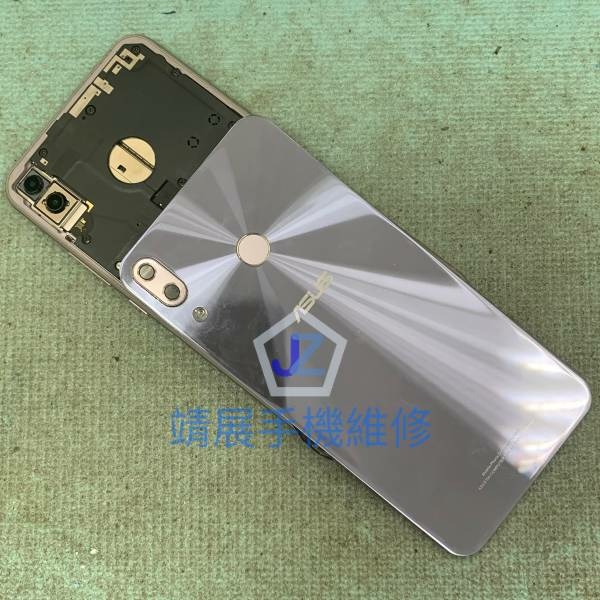 ASUS Zenfone5Z 卸下背蓋0117.jpg