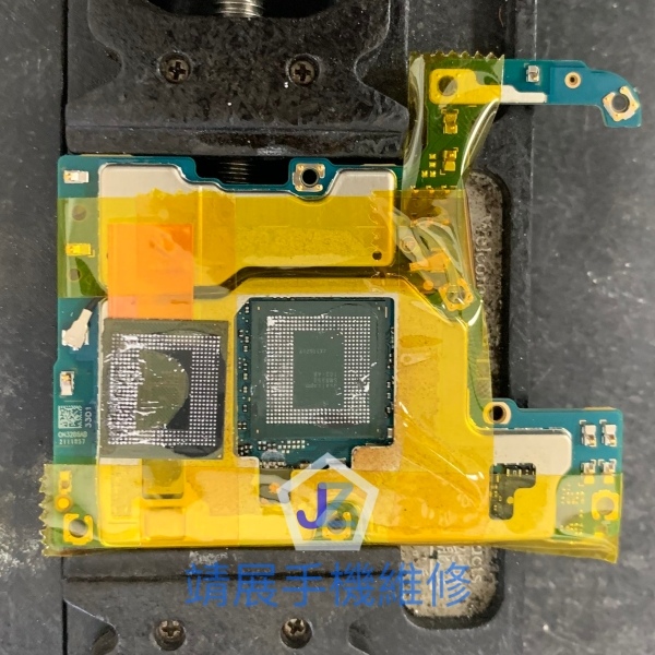 Zenfone8 ZS590KS 卸下記憶體.jpg