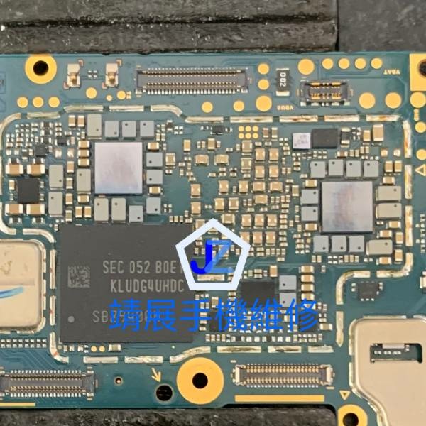 ASUS Zenfone8 Flip ZS672KS PMIC更換.jpg