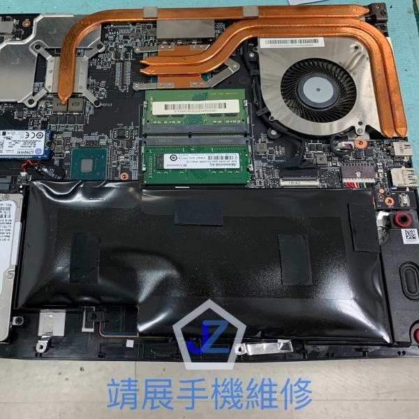 微星筆記型電腦電池膨漲.jpg