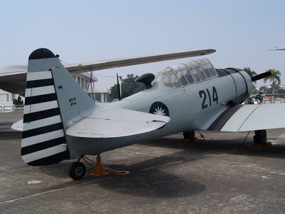 AT-6 戰鬥教練機