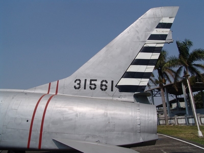 F-100A 超級軍刀式戰鬥轟炸機  Super Sabre