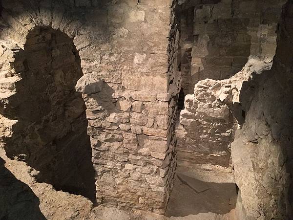 【法國%2F巴黎 Paris】Crypte Archéologique du parvis Notre-Dame 聖母院前廣場地下室考古遺跡