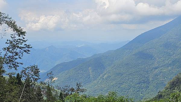 【西巒大山】挑戰百岳編號91｜從黑夜出發，遠望日月潭的黎明之