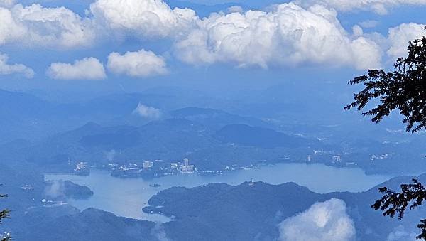 【西巒大山】挑戰百岳編號91｜從黑夜出發，遠望日月潭的黎明之