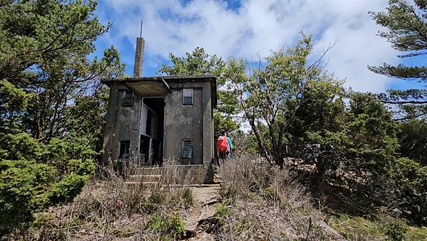 【西巒大山】挑戰百岳編號91｜從黑夜出發，遠望日月潭的黎明之