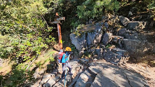 【玉山西峰北峰】兩天一夜玉山西峰+北峰挑戰主北叉路魔王坡! 【玉山西峰北峰】兩天一夜玉山西峰+北峰挑戰主北叉路魔王坡!
