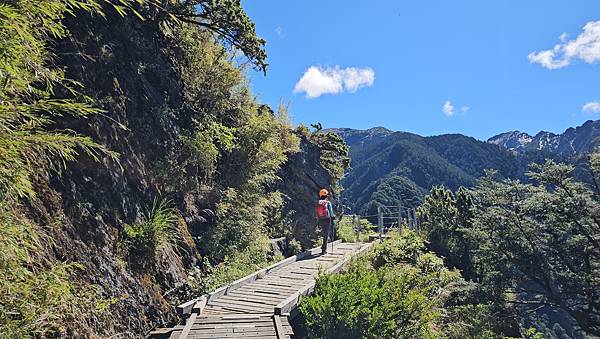 【玉山西峰北峰】兩天一夜玉山西峰+北峰挑戰主北叉路魔王坡! 【玉山西峰北峰】兩天一夜玉山西峰+北峰挑戰主北叉路魔王坡!