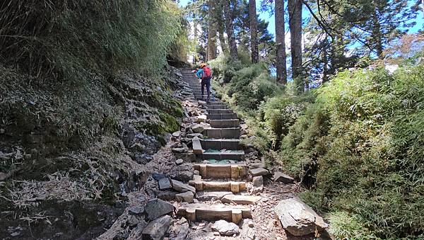 【玉山西峰北峰】兩天一夜玉山西峰+北峰挑戰主北叉路魔王坡! 【玉山西峰北峰】兩天一夜玉山西峰+北峰挑戰主北叉路魔王坡!