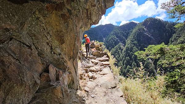 【玉山西峰北峰】兩天一夜玉山西峰+北峰挑戰主北叉路魔王坡! 【玉山西峰北峰】兩天一夜玉山西峰+北峰挑戰主北叉路魔王坡!