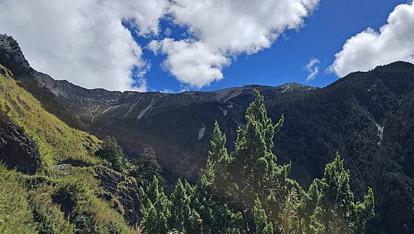 【玉山西峰北峰】兩天一夜玉山西峰+北峰挑戰主北叉路魔王坡! 【玉山西峰北峰】兩天一夜玉山西峰+北峰挑戰主北叉路魔王坡!