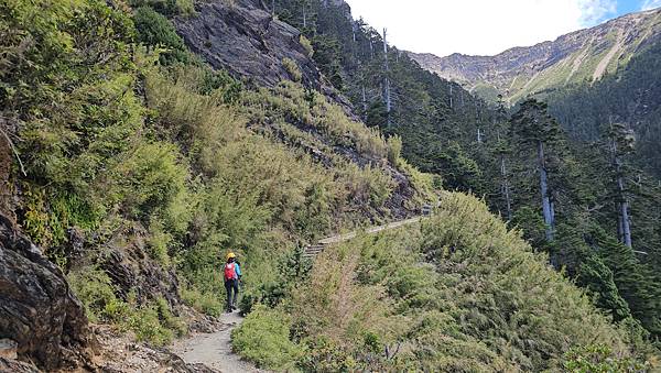 【玉山西峰北峰】兩天一夜玉山西峰+北峰挑戰主北叉路魔王坡! 【玉山西峰北峰】兩天一夜玉山西峰+北峰挑戰主北叉路魔王坡!