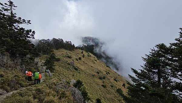 【玉山西峰北峰】兩天一夜玉山西峰+北峰挑戰主北叉路魔王坡! 【玉山西峰北峰】兩天一夜玉山西峰+北峰挑戰主北叉路魔王坡!