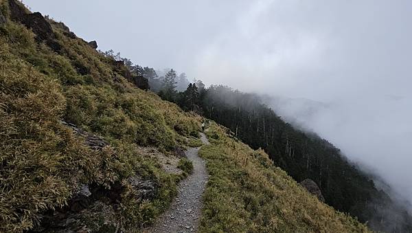 【玉山西峰北峰】兩天一夜玉山西峰+北峰挑戰主北叉路魔王坡! 【玉山西峰北峰】兩天一夜玉山西峰+北峰挑戰主北叉路魔王坡!
