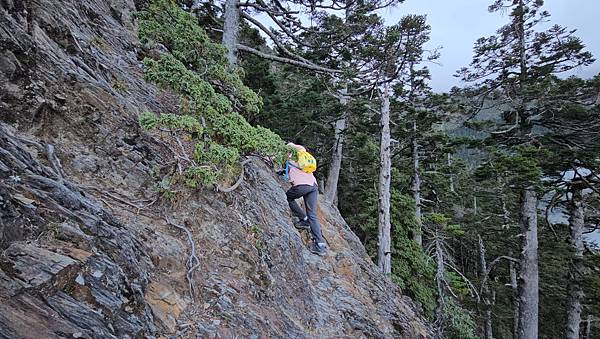 【玉山西峰北峰】兩天一夜玉山西峰+北峰挑戰主北叉路魔王坡! 【玉山西峰北峰】兩天一夜玉山西峰+北峰挑戰主北叉路魔王坡!