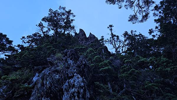 【玉山西峰北峰】兩天一夜玉山西峰+北峰挑戰主北叉路魔王坡! 【玉山西峰北峰】兩天一夜玉山西峰+北峰挑戰主北叉路魔王坡!