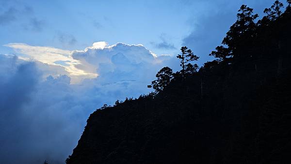 【玉山西峰北峰】兩天一夜玉山西峰+北峰挑戰主北叉路魔王坡! 【玉山西峰北峰】兩天一夜玉山西峰+北峰挑戰主北叉路魔王坡!