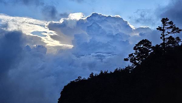 【玉山西峰北峰】兩天一夜玉山西峰+北峰挑戰主北叉路魔王坡! 【玉山西峰北峰】兩天一夜玉山西峰+北峰挑戰主北叉路魔王坡!