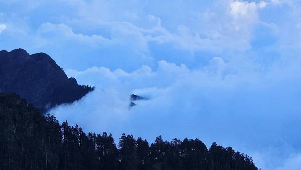 【玉山西峰北峰】兩天一夜玉山西峰+北峰挑戰主北叉路魔王坡! 【玉山西峰北峰】兩天一夜玉山西峰+北峰挑戰主北叉路魔王坡!