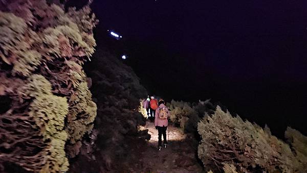 【玉山西峰北峰】兩天一夜玉山西峰+北峰挑戰主北叉路魔王坡! 【玉山西峰北峰】兩天一夜玉山西峰+北峰挑戰主北叉路魔王坡!