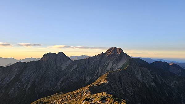 【玉山西峰北峰】兩天一夜玉山西峰+北峰挑戰主北叉路魔王坡! 【玉山西峰北峰】兩天一夜玉山西峰+北峰挑戰主北叉路魔王坡!