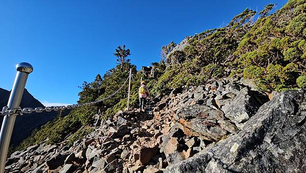 【玉山西峰北峰】兩天一夜玉山西峰+北峰挑戰主北叉路魔王坡! 【玉山西峰北峰】兩天一夜玉山西峰+北峰挑戰主北叉路魔王坡!