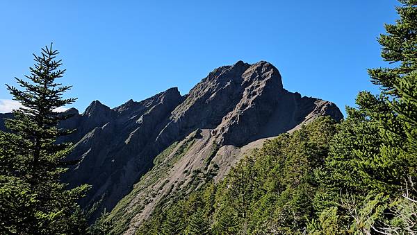 【玉山西峰北峰】兩天一夜玉山西峰+北峰挑戰主北叉路魔王坡! 【玉山西峰北峰】兩天一夜玉山西峰+北峰挑戰主北叉路魔王坡!