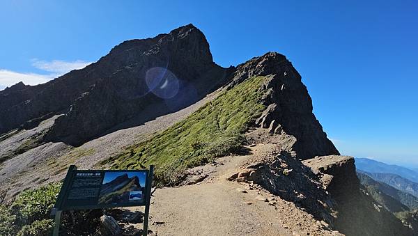 【玉山西峰北峰】兩天一夜玉山西峰+北峰挑戰主北叉路魔王坡! 【玉山西峰北峰】兩天一夜玉山西峰+北峰挑戰主北叉路魔王坡!