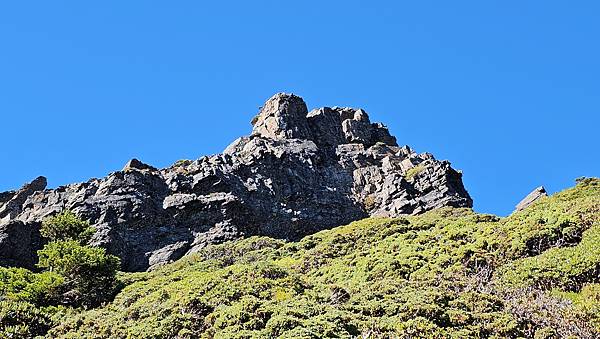 【玉山西峰北峰】兩天一夜玉山西峰+北峰挑戰主北叉路魔王坡! 【玉山西峰北峰】兩天一夜玉山西峰+北峰挑戰主北叉路魔王坡!