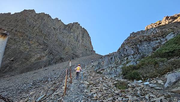 【玉山西峰北峰】兩天一夜玉山西峰+北峰挑戰主北叉路魔王坡! 【玉山西峰北峰】兩天一夜玉山西峰+北峰挑戰主北叉路魔王坡!