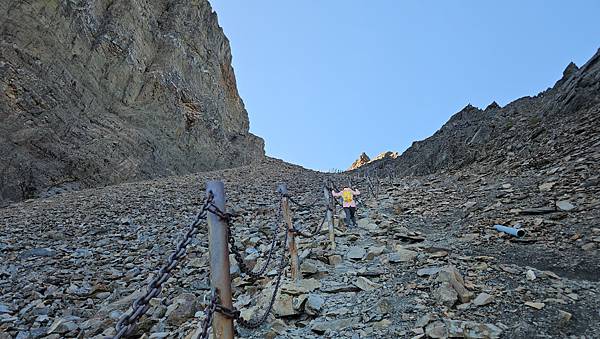 【玉山西峰北峰】兩天一夜玉山西峰+北峰挑戰主北叉路魔王坡! 【玉山西峰北峰】兩天一夜玉山西峰+北峰挑戰主北叉路魔王坡!