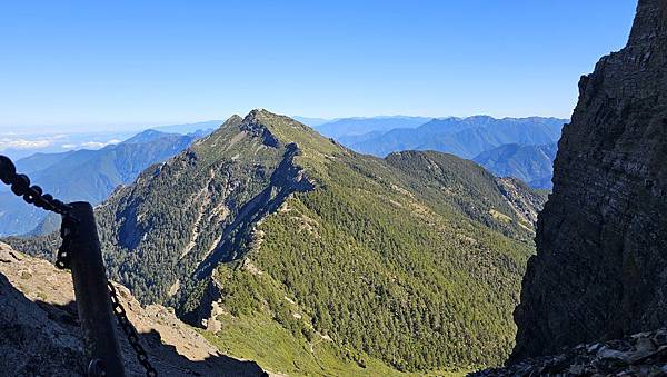 【玉山西峰北峰】兩天一夜玉山西峰+北峰挑戰主北叉路魔王坡! 【玉山西峰北峰】兩天一夜玉山西峰+北峰挑戰主北叉路魔王坡!