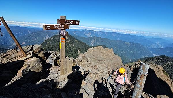【玉山西峰北峰】兩天一夜玉山西峰+北峰挑戰主北叉路魔王坡! 【玉山西峰北峰】兩天一夜玉山西峰+北峰挑戰主北叉路魔王坡!