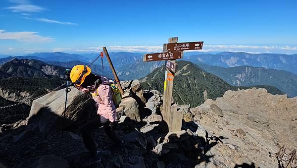 【玉山西峰北峰】兩天一夜玉山西峰+北峰挑戰主北叉路魔王坡! 【玉山西峰北峰】兩天一夜玉山西峰+北峰挑戰主北叉路魔王坡!