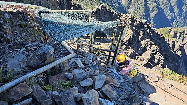 【玉山西峰北峰】兩天一夜玉山西峰+北峰挑戰主北叉路魔王坡! 【玉山西峰北峰】兩天一夜玉山西峰+北峰挑戰主北叉路魔王坡!