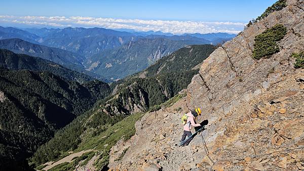【玉山西峰北峰】兩天一夜玉山西峰+北峰挑戰主北叉路魔王坡! 【玉山西峰北峰】兩天一夜玉山西峰+北峰挑戰主北叉路魔王坡!