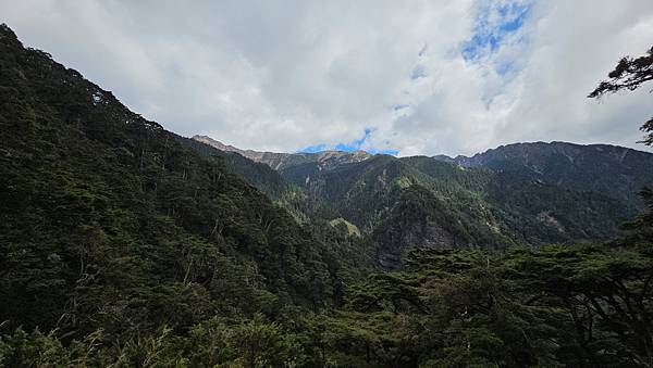 【玉山西峰北峰】兩天一夜玉山西峰+北峰挑戰主北叉路魔王坡! 【玉山西峰北峰】兩天一夜玉山西峰+北峰挑戰主北叉路魔王坡!