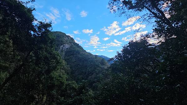 【屋東縱走】屋我尾/東卯山大崩壁-谷關七雄一日2雄挑戰(麗陽