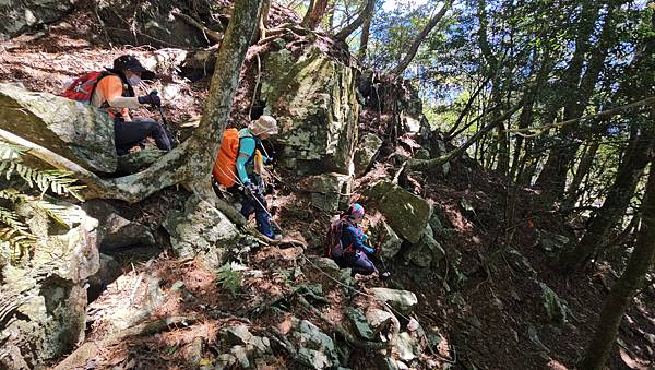 【屋東縱走】屋我尾/東卯山大崩壁-谷關七雄一日2雄挑戰(麗陽