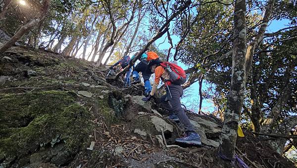 【屋東縱走】屋我尾/東卯山大崩壁-谷關七雄一日2雄挑戰(麗陽